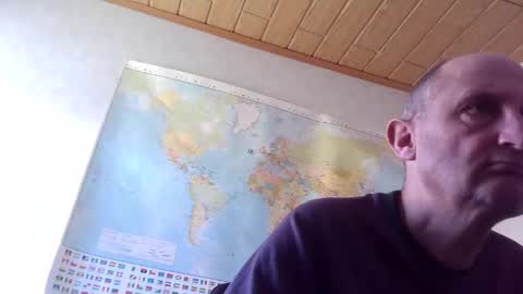 Snapshot of sharpshoder chatting on September 18, 11:45 am Peter online show from September 18, 11:45 am