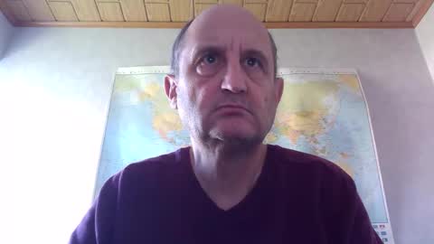 Snapshot of sharpshoder chatting on October 18, 10:38 am Peter online show from October 18, 10:38 am