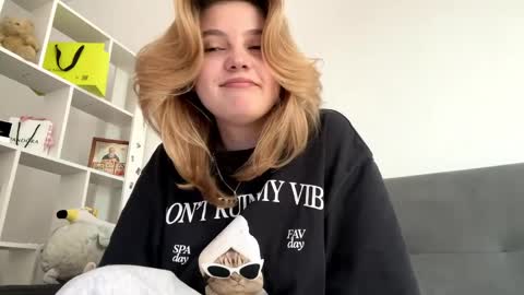 Delia online show from March 31, 12:16 pm