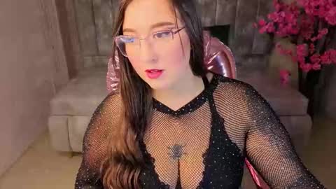 Snapshot of sharyth19_s chatting on February 23, 8:28 pm Sharyth online show from February 23, 8:28 pm