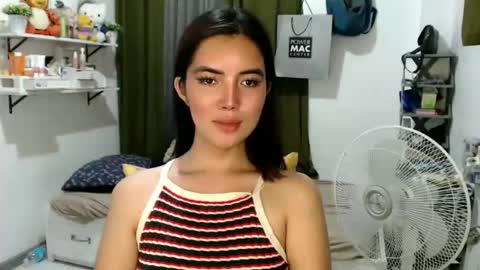 Snapshot of shasha_carreon chatting on November 13, 1:21 pm shasha online show from November 13, 1:21 pm