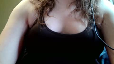 Snapshot of shathara chatting on October 9, 4:38 pm Shay online show from October 9, 4:38 pm