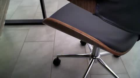 Snapshot of shaved4good chatting on December 31, 6:57 pm shaved4good online show from December 31, 6:57 pm