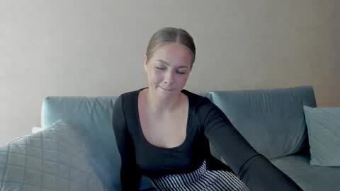 Sue online show from December 13, 8:04 pm