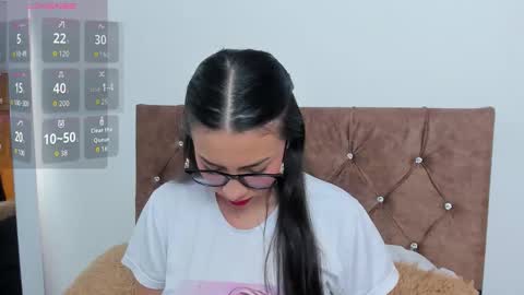 Snapshot of shayla__bross chatting on December 14, 1:05 pm shayla bross online show from December 14, 1:05 pm