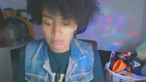 Snapshot of shayna_cute chatting on September 29, 12:05 am Shayna online show from September 29, 12:05 am