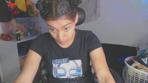 Snapshot of shayna_cute chatting on October 2, 1:12 am Shayna online show from October 2, 1:12 am