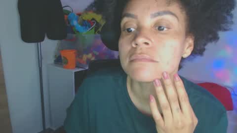 Snapshot of shayna_cute chatting on October 19, 1:17 am Shayna online show from October 19, 1:17 am