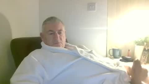 she52 online show from December 6, 7:45 pm