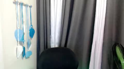 shea_andrea online show from May 14, 12:34 pm