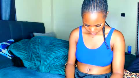 shee13 online show from November 29, 4:59 am