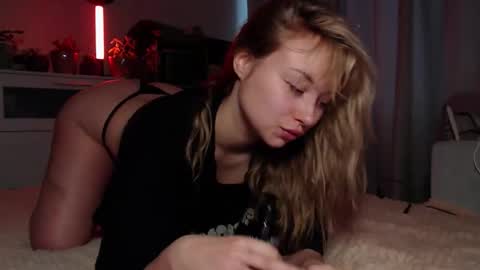 sheeeeesh_gurl online show from October 13, 1:22 pm