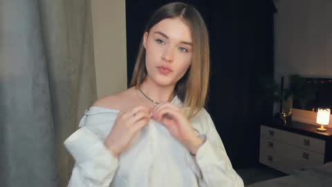 Violet online show from December 23, 1:03 pm