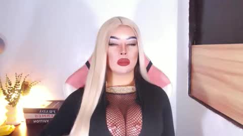 sheenafrost online show from March 15, 12:16 am