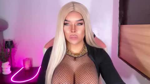 sheenafrost online show from April 10, 1:11 am