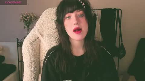 Snapshot of sheeny_shy chatting on April 30, 9:59 am Chiara online show from April 30, 9:59 am