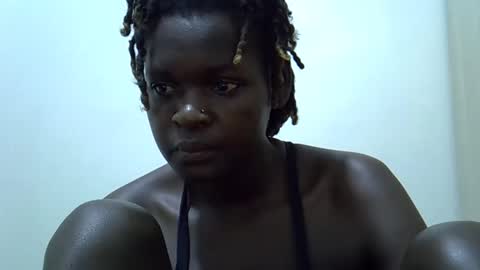 shees_sweet online show from May 13, 1:14 am