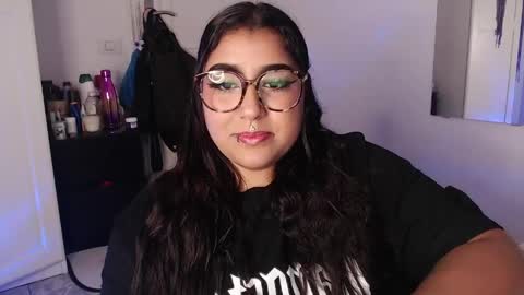 Heidy  online show from May 18, 4:46 pm