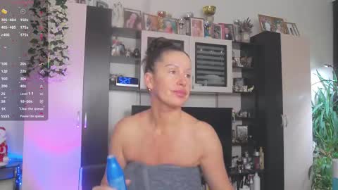 Snapshot of sheilaryan chatting on January 15, 4:50 am Sheila GMT 2 Tuesday Wednesday Friday Saturday Sunday- 8 5 online show from January 15, 4:50 am