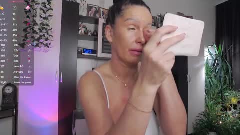 Snapshot of sheilaryan chatting on February 14, 4:42 am Sheila GMT 2 Tuesday Wednesday Friday Saturday Sunday- 8 5 online show from February 14, 4:42 am