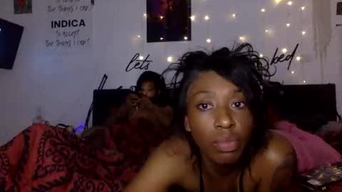 Snapshot of sheisloladaze chatting on November 25, 4:56 am Lola online show from November 25, 4:56 am