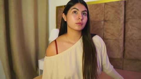 Snapshot of shelleymorell chatting on May 26, 1:07 pm Transmission schedule Monday - Friday 715 am to 200 pm time Colombia online show from May 26, 1:07 pm