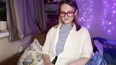 Snapshot of shelliegoza chatting on July 18, 6:01 pm Ashley online show from July 18, 6:01 pm