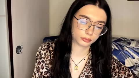 Alice online show from April 13, 4:23 pm