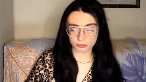 Alice online show from April 15, 6:37 pm