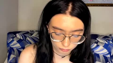 Alice online show from April 17, 4:21 pm