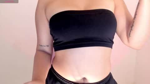 Snapshot of shellyrayhs1 chatting on January 14, 2:06 am Shelly rayhs online show from January 14, 2:06 am