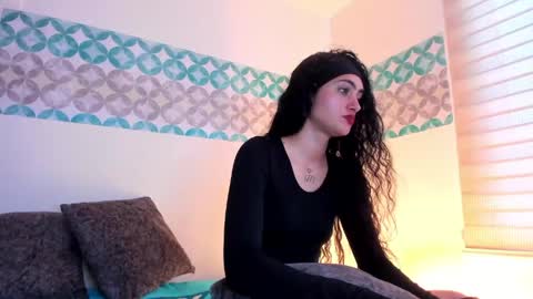 S H E L S Y online show from April 14, 9:32 pm