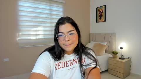 Snapshot of shelsy_joys chatting on February 19, 12:45 pm shelsy online show from February 19, 12:45 pm