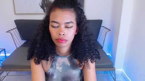 Shenna online show from December 18, 4:39 pm