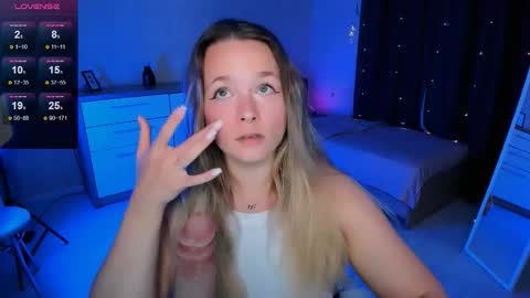 Sheril online show from October 8, 3:09 pm