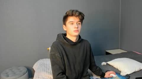 Max online show from October 16, 7:15 pm