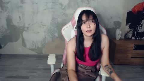 Emma online show from November 8, 3:45 pm