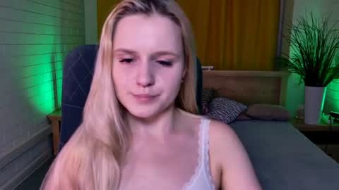 Snapshot of sherributlers chatting on July 22, 5:21 am Sweet Sherri online show from July 22, 5:21 am