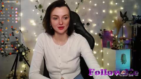 Snapshot of sheslike_firstlove chatting on October 13, 7:08 am Vanessa online show from October 13, 7:08 am