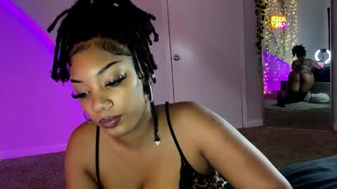 Snapshot of shesonastyy_20 chatting on October 13, 10:04 am Ask about Factime and csh pp online show from October 13, 10:04 am