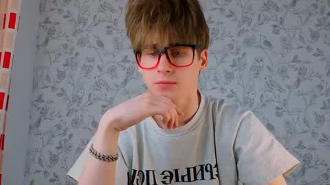 Nenedent online show from April 17, 2:31 pm