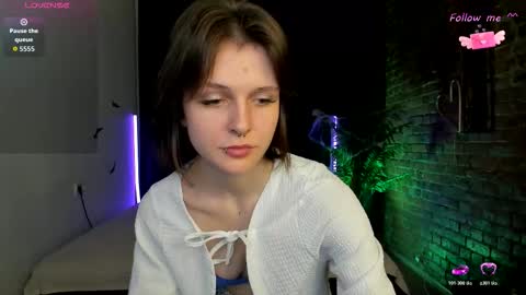 Vivi online show from November 12, 3:34 pm