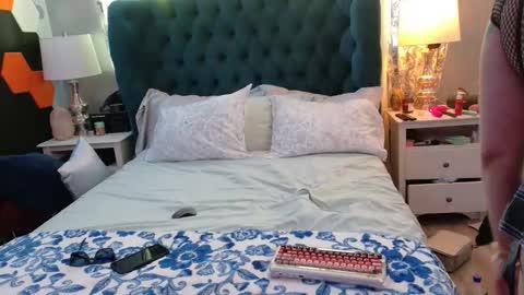 lia pnelli online show from April 23, 12:34 am