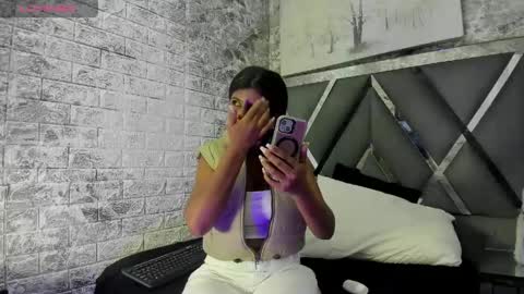 ShineFoxx online show from April 16, 12:50 pm