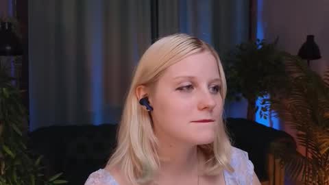 help me reach my first 25 thumbs up online show from September 13, 3:12 pm