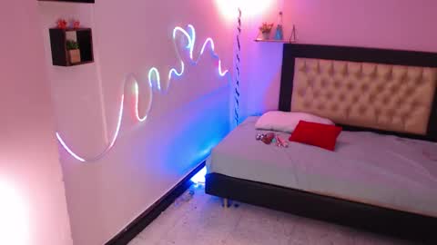 Snapshot of shiny_ela_ chatting on March 15, 1:50 pm Ela 3 online show from March 15, 1:50 pm