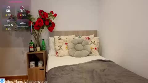 shinyplace online show from February 18, 9:33 pm