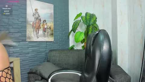 shirley_taylor_ online show from March 26, 11:16 am