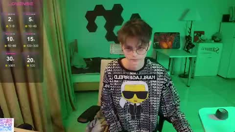 Snapshot of shiromy_ chatting on April 30, 11:09 pm shiromy_ online show from April 30, 11:09 pm