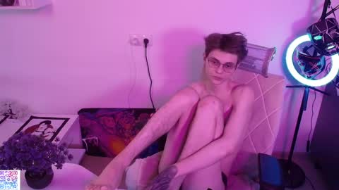 Snapshot of shiromy_ chatting on June 4, 6:03 pm shiromy_ online show from June 4, 6:03 pm